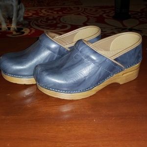 Grey and tan danskos